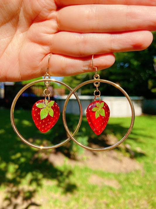 Real strawberry hoop earrings, Dried strawberry handmade resin earrings, Botanical earrings, Real fruit earrings, Hypoallergenic earrings