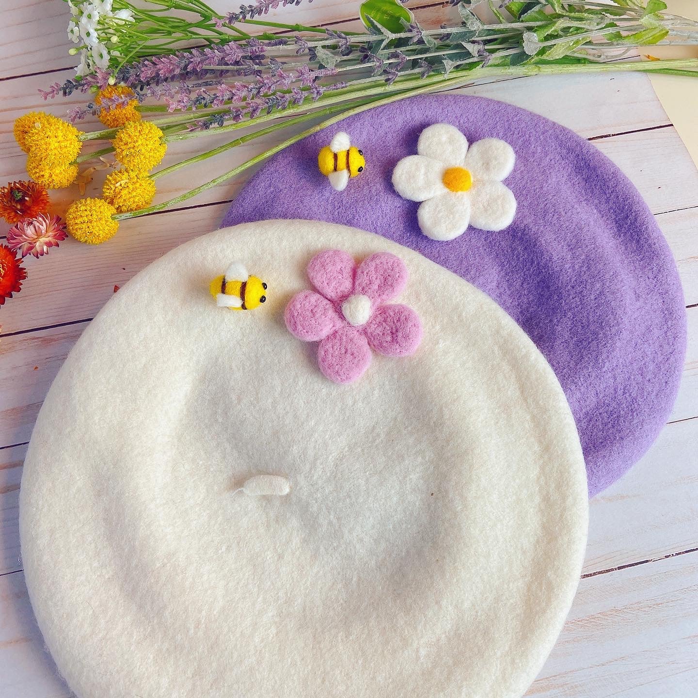 Daisy bee beret