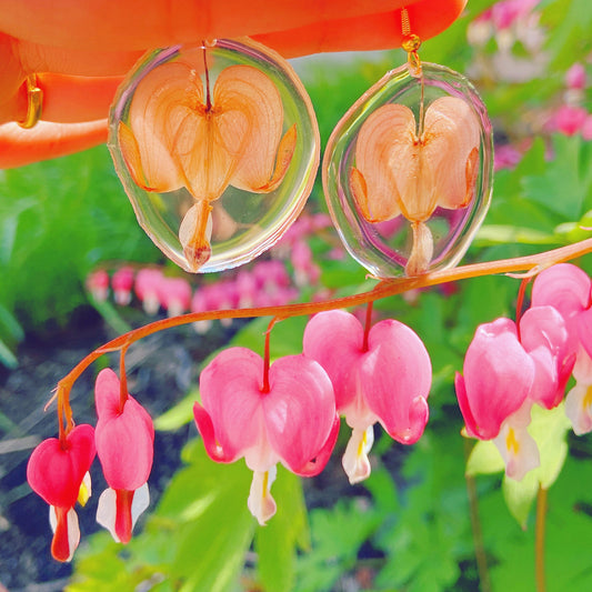 Bleeding heart Earrings