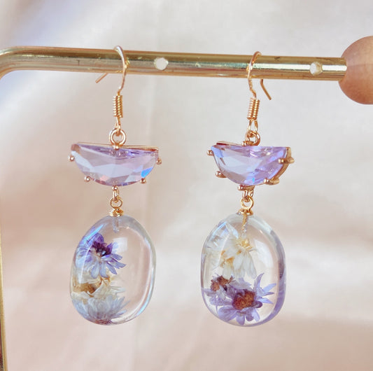 Dried flower in resin with crystal earrings, Pressed flower earrings, Real flower earrings, Hypoallergenic earrings